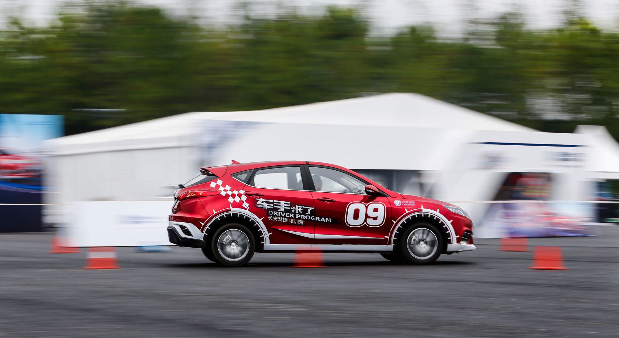 体育赛事拍摄 汽车拍摄 大小型会议拍摄 剧务拍